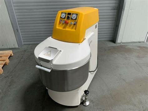 BÄCKEREI KEMPER SPIRALKNETER TEIGMASCHINE TYP SP 80 in Neustadt ...