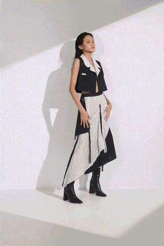 Asymmetric Layered Skirt – ikkatis