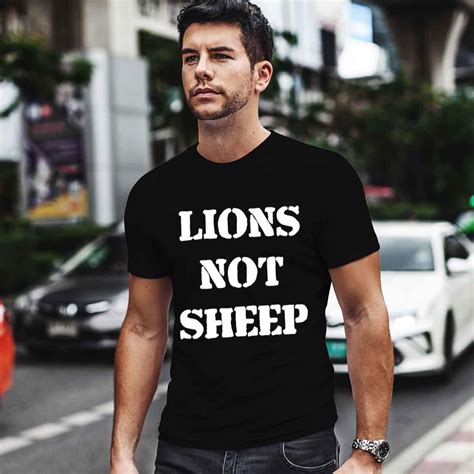 Julian Edelman Wearing Lion Not Sheep Shirt - Lesgusa