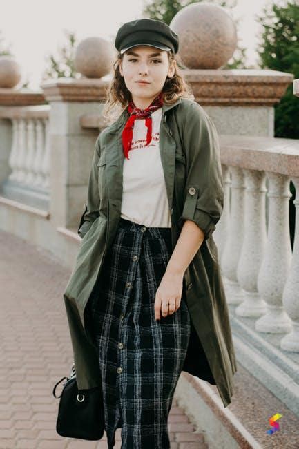 Define Smirk, Smirk Meaning, Smirk Examples, Smirk Synonyms, Smirk ...