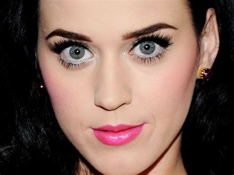 I wish my eyelashes look like this...I'd settle for fake ones! | Katy ...