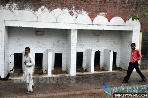印度5年盖1亿间厕所，人们依旧随地大小便，为何不用厕所？|印度|甘地|莫迪_新浪新闻