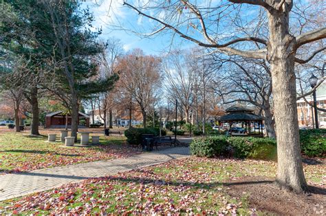 Rutherford, NJ City Guide | About Living in Rutherford - Homes.com