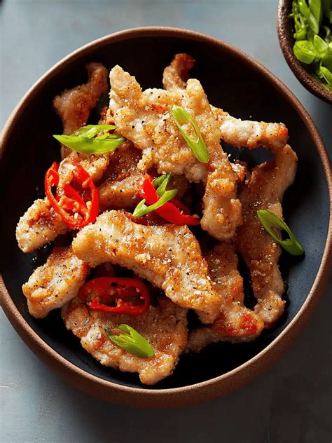 Easy Salt & Pepper Pork Chops - Delicious Crispy Dinner