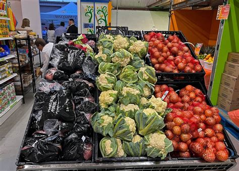 West Suburban Food Pantry expands offerings to include a menu of ...