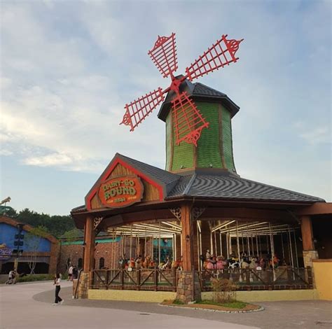 Amarys | Village Carousel at Dollywood was built in 1999 by Chance Rides, the carousel replaced ...