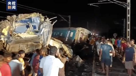 突发！印度三列车相撞，已致233人死亡_事故_火车_严重