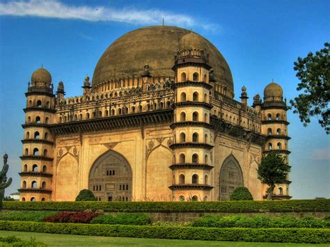 Gol Gumbaz, Bijapur - Storytrails