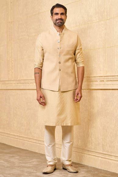 Buy Beige All Over Textured Bundi for Men from Tasva 1072431