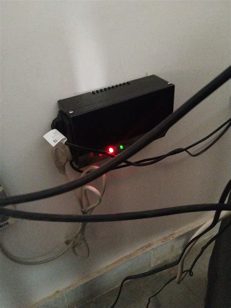 Capri Electronic Voltage Stabilizers Crystal Std for Television Upto 60 ...