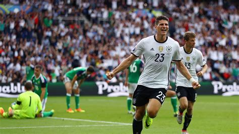 Germany international Mario Gomez signs for Wolfsburg from Fiorentina ...