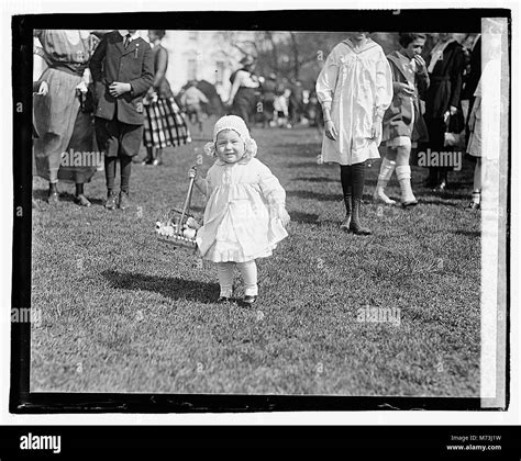 Public egg rolling celebrations hi-res stock photography and images - Alamy