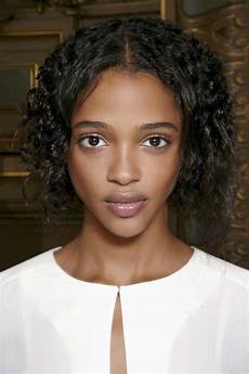 Graduation Hairstyles For Black Hair by Black Prom Hairstyles 12 Easy Styles For With Graduation Hairstyles For Black Hair