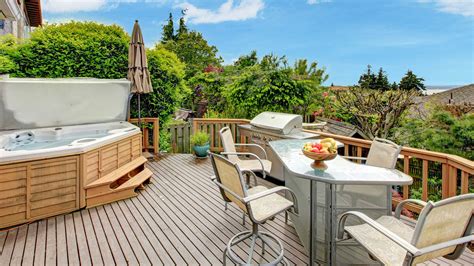 Hot tub deck ideas: 12 timber and composite styles | GardeningEtc