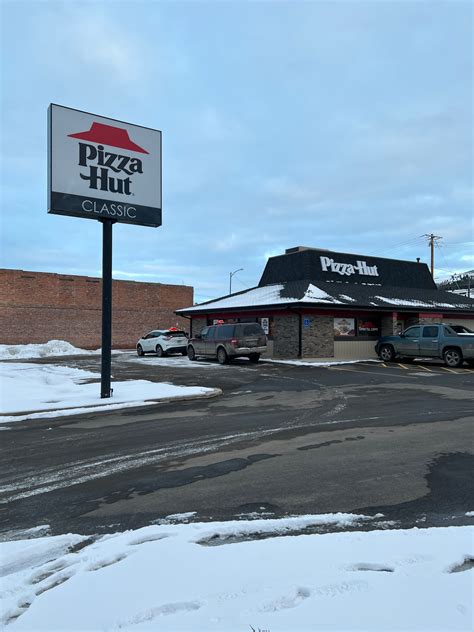 The Retrologist's Guide to Pizza Hut Classics
