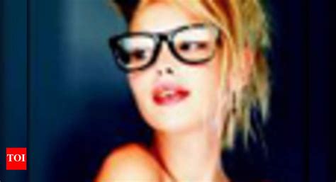 Self-adjustable glasses offer better vision - Times of India