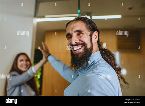 Business People Greeting 的图像结果