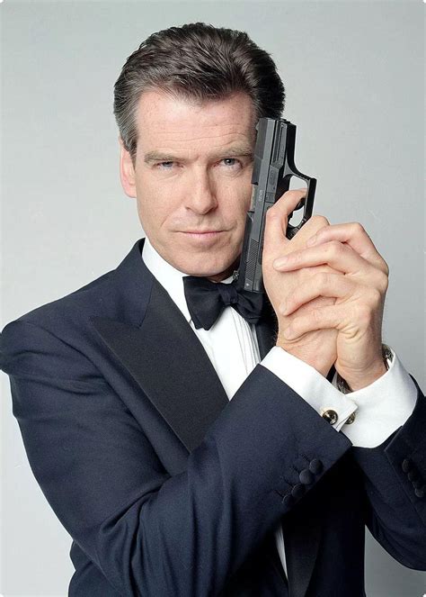 “老版007”罗杰·摩尔患癌去世