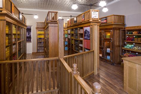 Pink Palace Mansion - Memphis Museums of Science and History