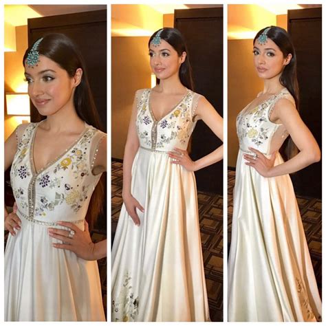 Divya Khosla Kumar wows in an Anju Modi creation for IIFA ROCKS ...