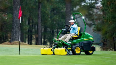 2700 PrecisionCut™ Triplex Mower | Triplex Mowers | John Deere