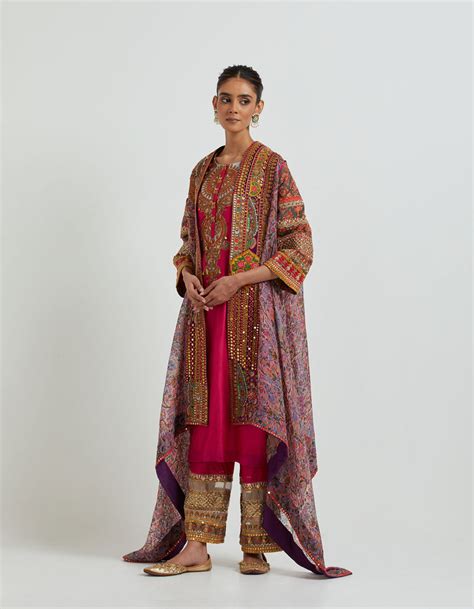 Fuschia Kurta Set with Yoke Embroidery – Debyani