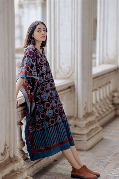 Vrajbhoomi:Freesize Kaftan – Black Farhana