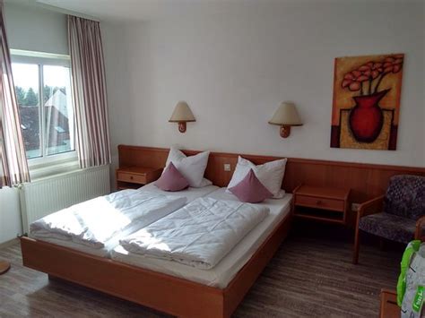 LANDGASTHAUS NEUPERT (Lemberg) - Guesthouse Reviews, Photos, Rate ...