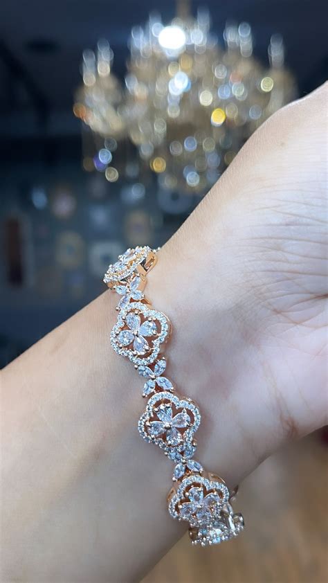 AD chain bracelet – Soni Cosmetics