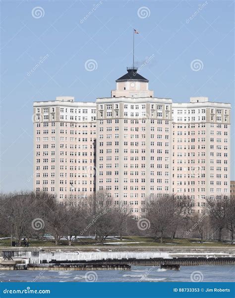 Edgewater Beach Apartments editorial stock photo. Image of opened ...