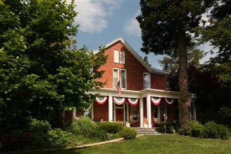 SOUTH COURT INN BED AND BREAKFAST (Luray) - B&B Reviews, Photos, Rate ...
