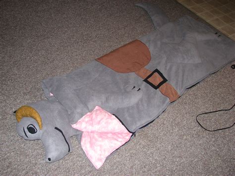 Homemade Tauntaun Bag (Sleeping Bag Mod) : 6 Steps (with Pictures ...