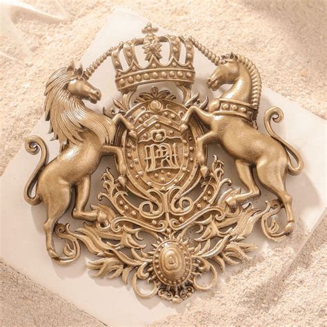 Regal Majesty Brooch – Ganpatis