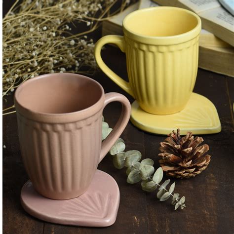 Set of 2 Etched Raindrop Ceramic Coasters in Pink & Yellow