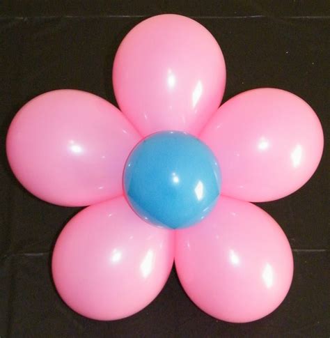 Make Your Own Balloon Decorations: How To Make a Balloon Flower