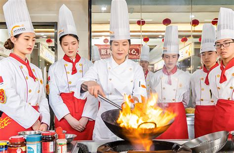 初中毕业可以去学厨师么，有前途么_学厨师_陕西新东方烹饪学校