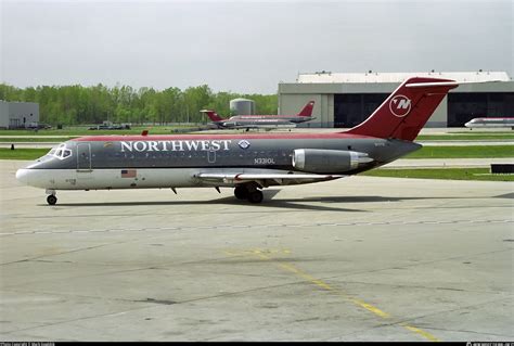 N3310L Northwest Airlines McDonnell Douglas DC-9-14 Photo by Mark ...