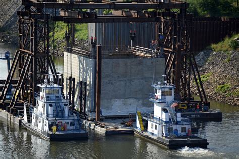 Heavy concrete shell placement at Kentucky Lock not taken lightly ...