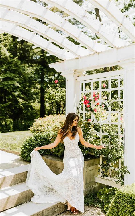 Lace Column Sheath Wedding Dress