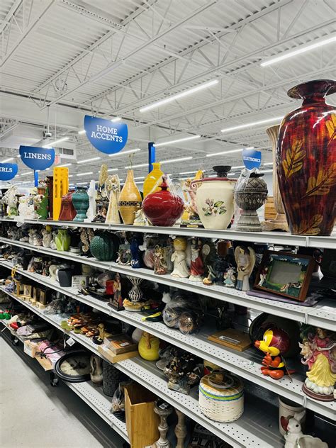 GOODWILL - OSCEOLA VILLAGE - Kissimmee FL - Hours, Directions, Reviews ...