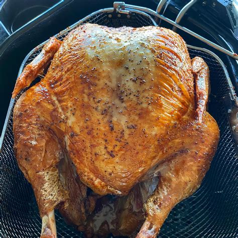 Deep Fried Turkey Recipe: Fry Turkey Like a Pro - TremBom