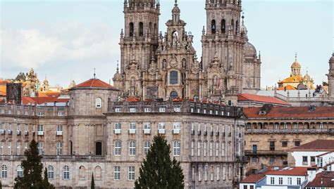 Tour de día completo a Santiago de Compostela y Valença do Minho ...