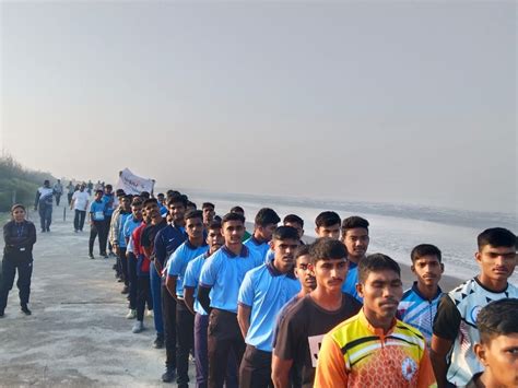 District Election Officer Kshipra Agre flagged off Beach Marathon in ...