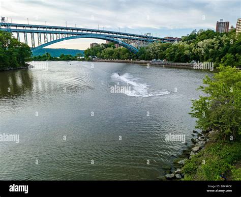 Henry hudson bridge hi-res stock photography and images - Alamy