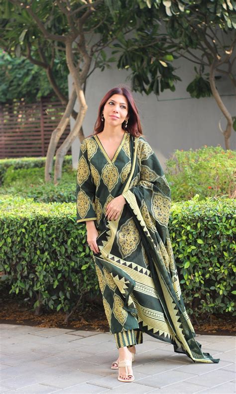 Cotton Kale Geometric Mughal Print Suit with Cotton Printed Dupatta ...