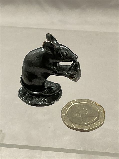 Small bronze rat figure signed W R L – Badgers Auctions