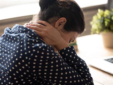 The 1 Hairstyle That Can Wreck Your Body, According To Chiropractors HD Wallpaper