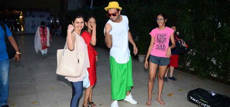 Ranveer Singh And The Entire Male Crew Of Gully Boys Got Quirky Wore ...