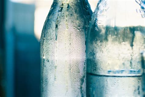 Does Water Expire in Plastic Bottles？