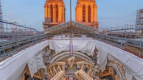 Notre-Dame de Paris attend sa flèche